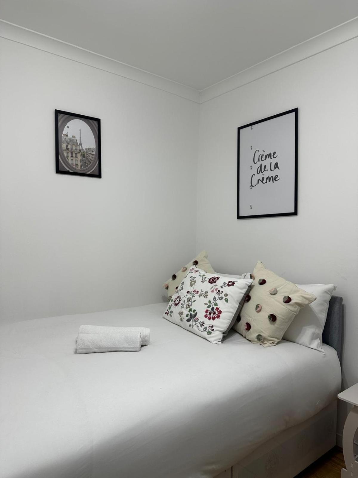 Budget Grey House London Exterior photo
