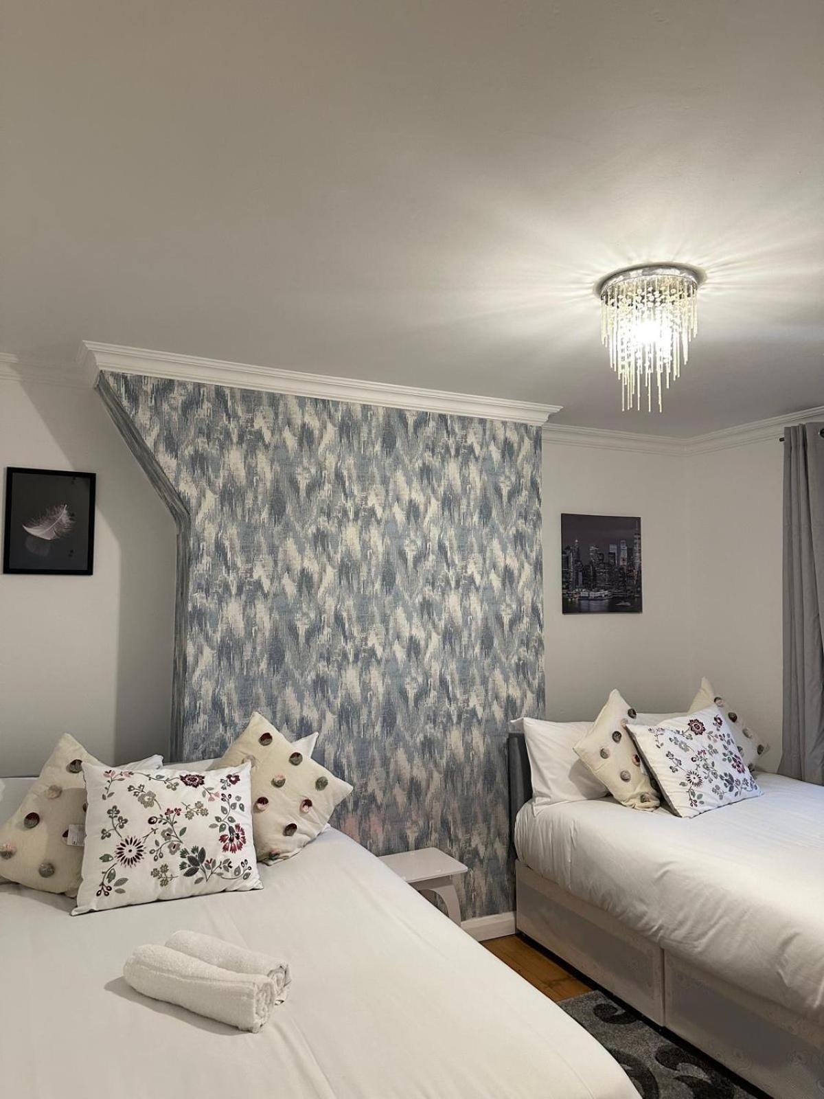Budget Grey House London Exterior photo